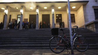 „Не е истина“: Едва 153-ма си купиха първата колекционерска евромонета