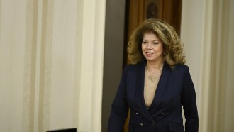 Йотова продължава със срещите с кандидатите за служебен премиер