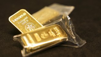 Златото и среброто с нови рекорди заради напрежението около Гренландия