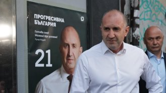 Двете лица на Радев: Едното гледащо на Запад, а другото – към Русия*